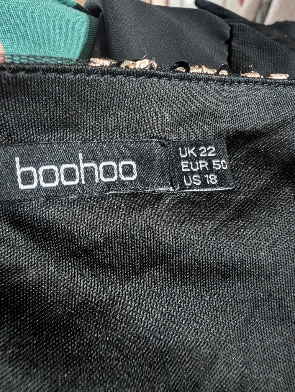 Boohoo Sequin Embroidered Mini Dress Black Gold Plunge Long Sleeve UK 22 US 18 - Picture 7 of 9